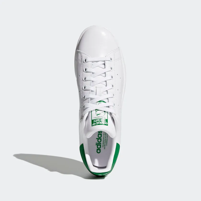 Adidas Stan Smith Originals! These shoes are a classic and will never go out of style. They are well made and comfortable right out of the box.. Unisex! Fits Men Sz 6, Women Sz 7! Retails $110 