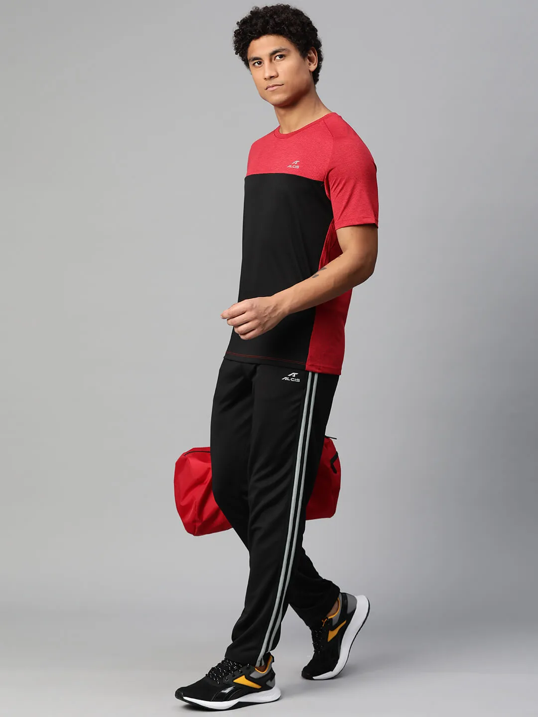 Alcis Men Colourblocked Anti Static Slim Fit T-shirt