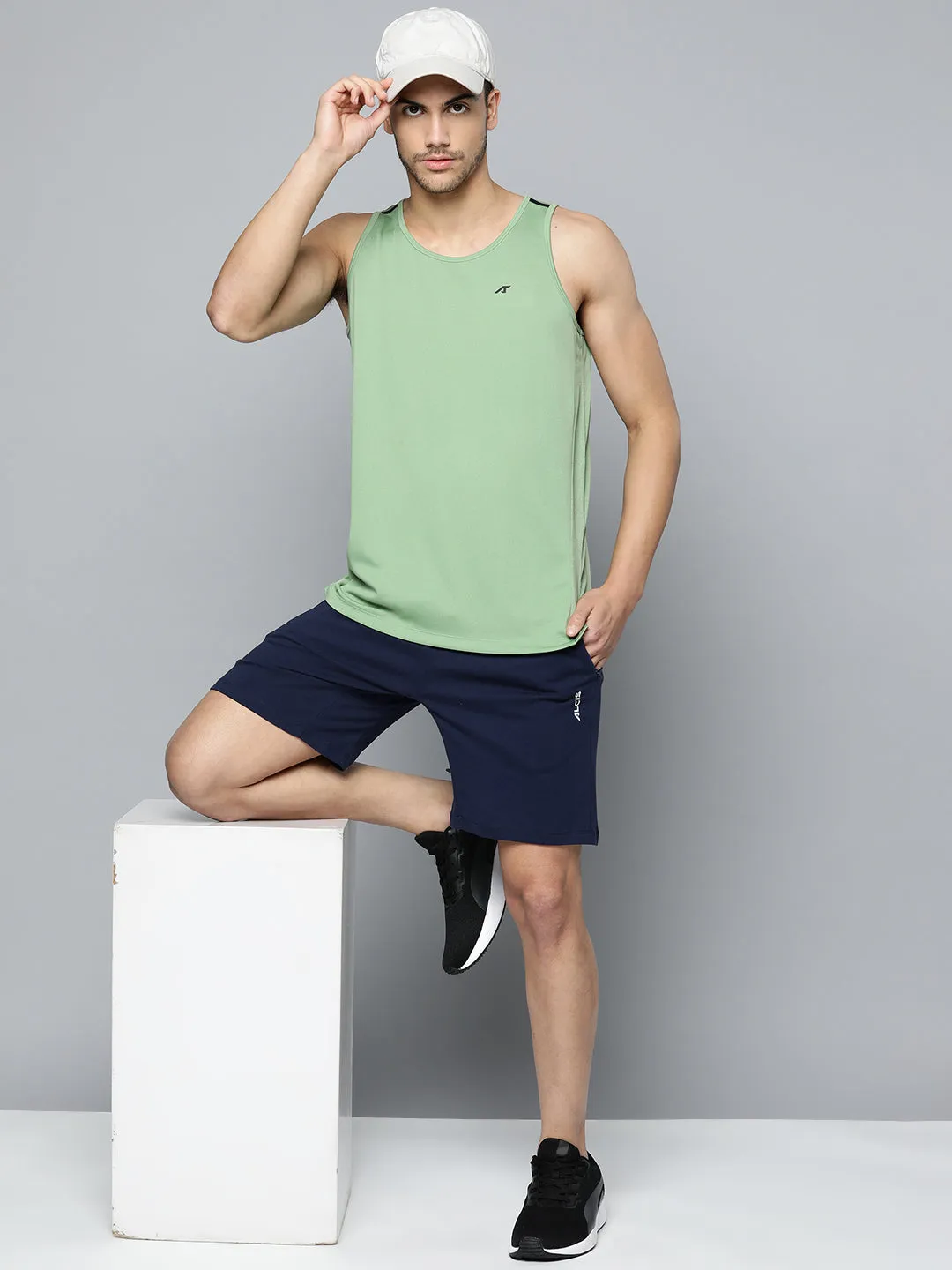 Alcis Men Green Anti Static Slim Fit T-shirt
