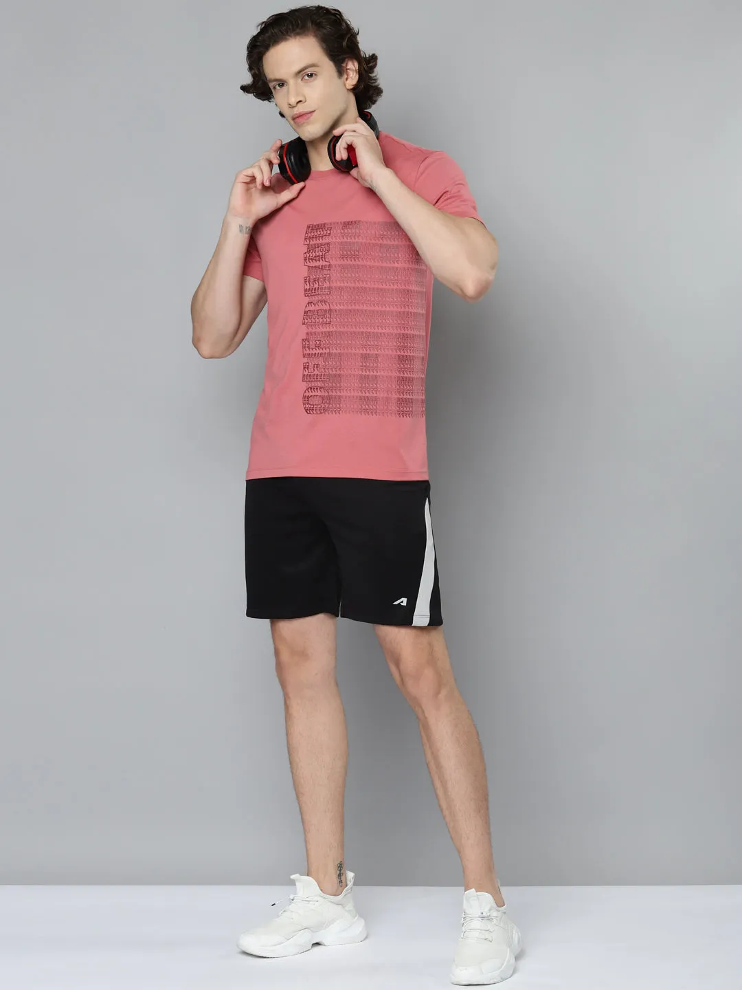 Alcis Men Pink Typography Printed Slim Fit Running T-shirt