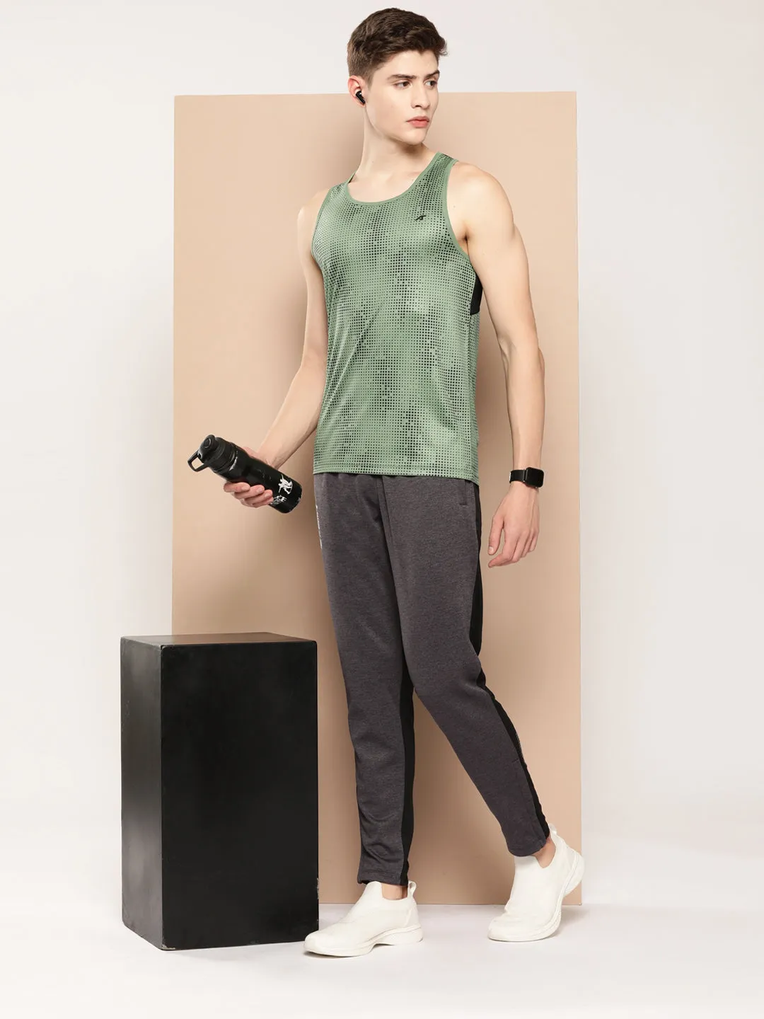 Alcis Men Printed Dry Tech Slim Fit T-shirt
