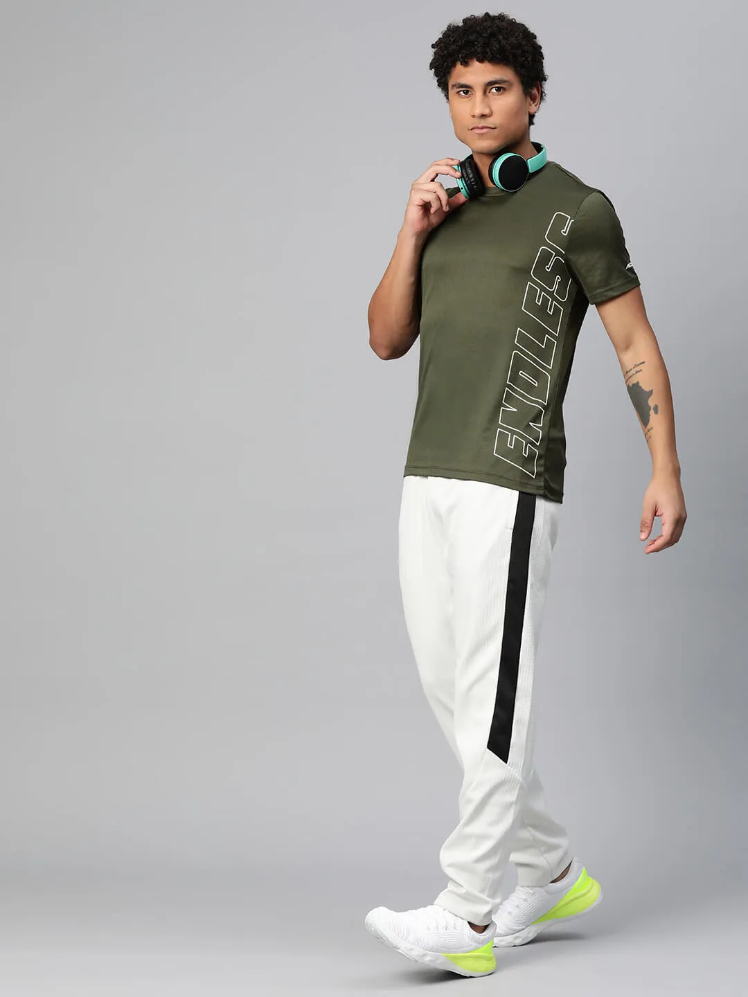 Alcis Men Typography Printed Anti Static Slim Fit T-shirt