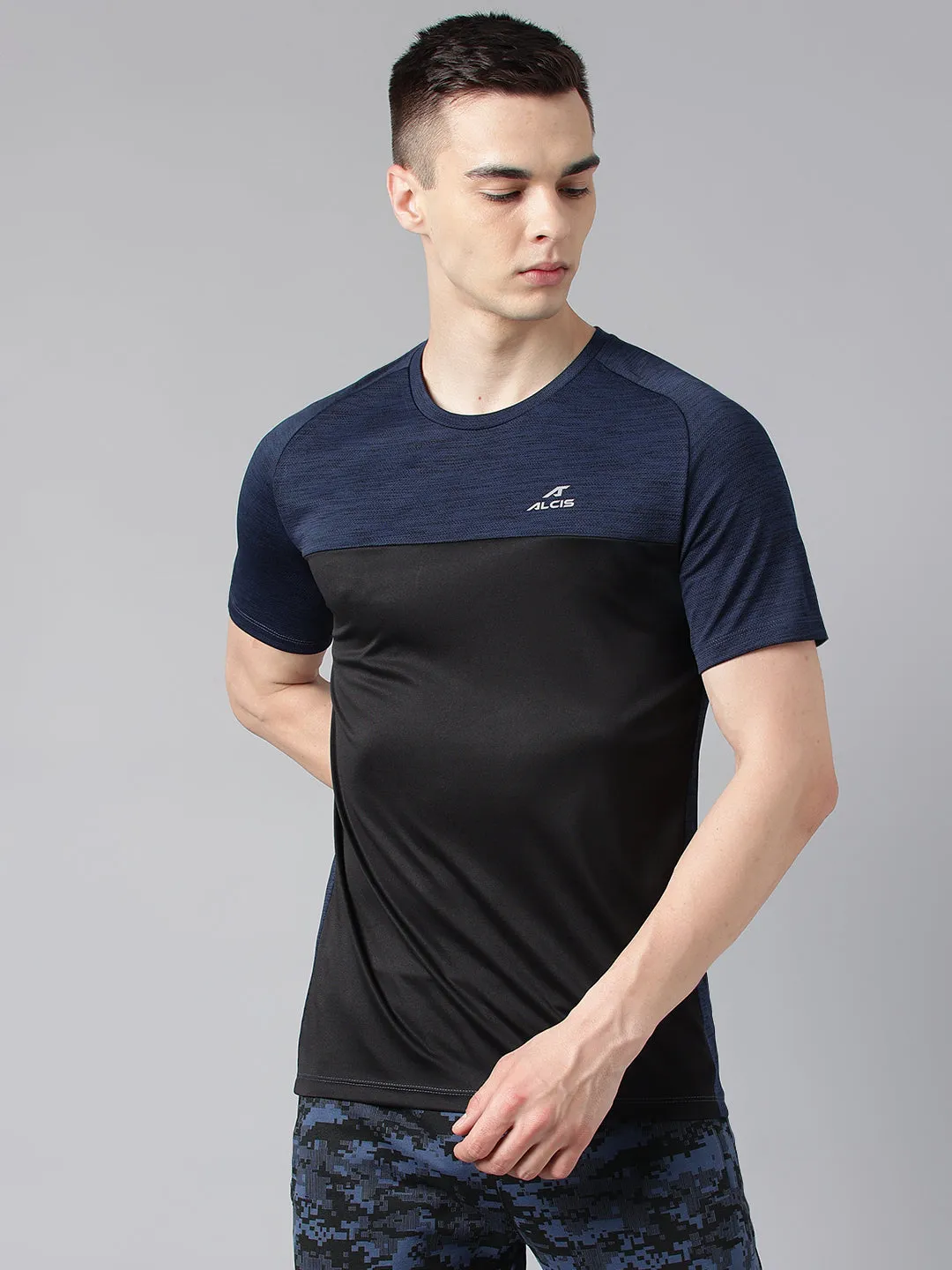 Alcis Men's Navy & Black Colour-Blocked Anti-Static Drytech  Slim-Fit Training Tee
