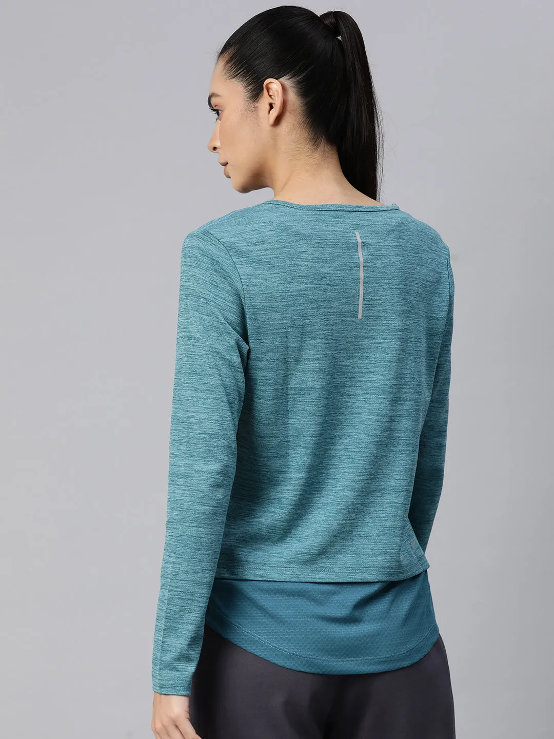 Alcis Women Solid Dry Tech Slim Fit T-shirt