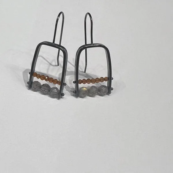 AM01LE Small Square Arc Earring