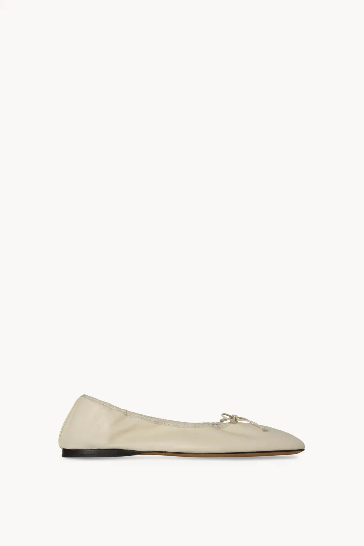 Awar Ballerina Flat in Leather in Light Beige