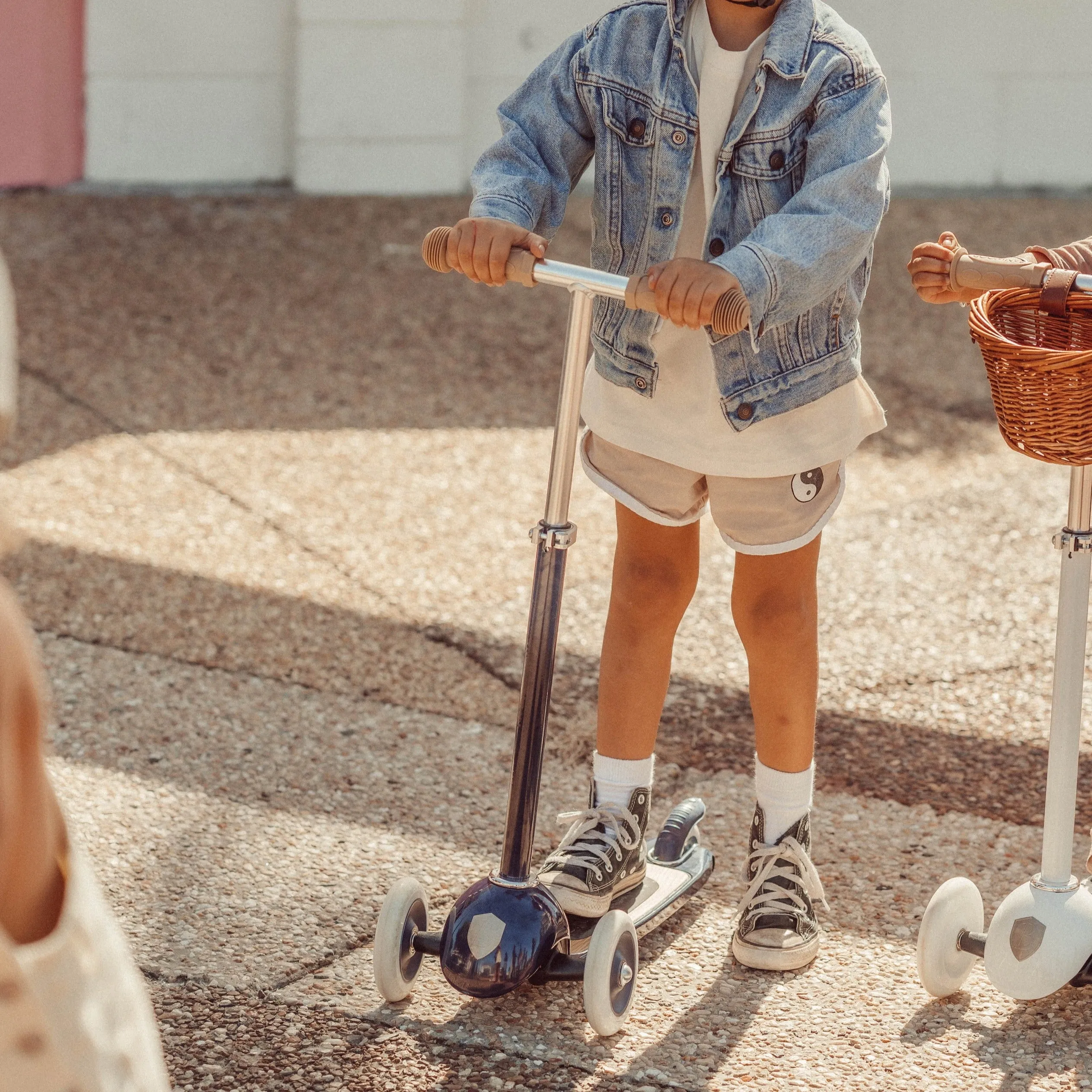 Banwood Kids Scooter with Basket (Navy Blue)