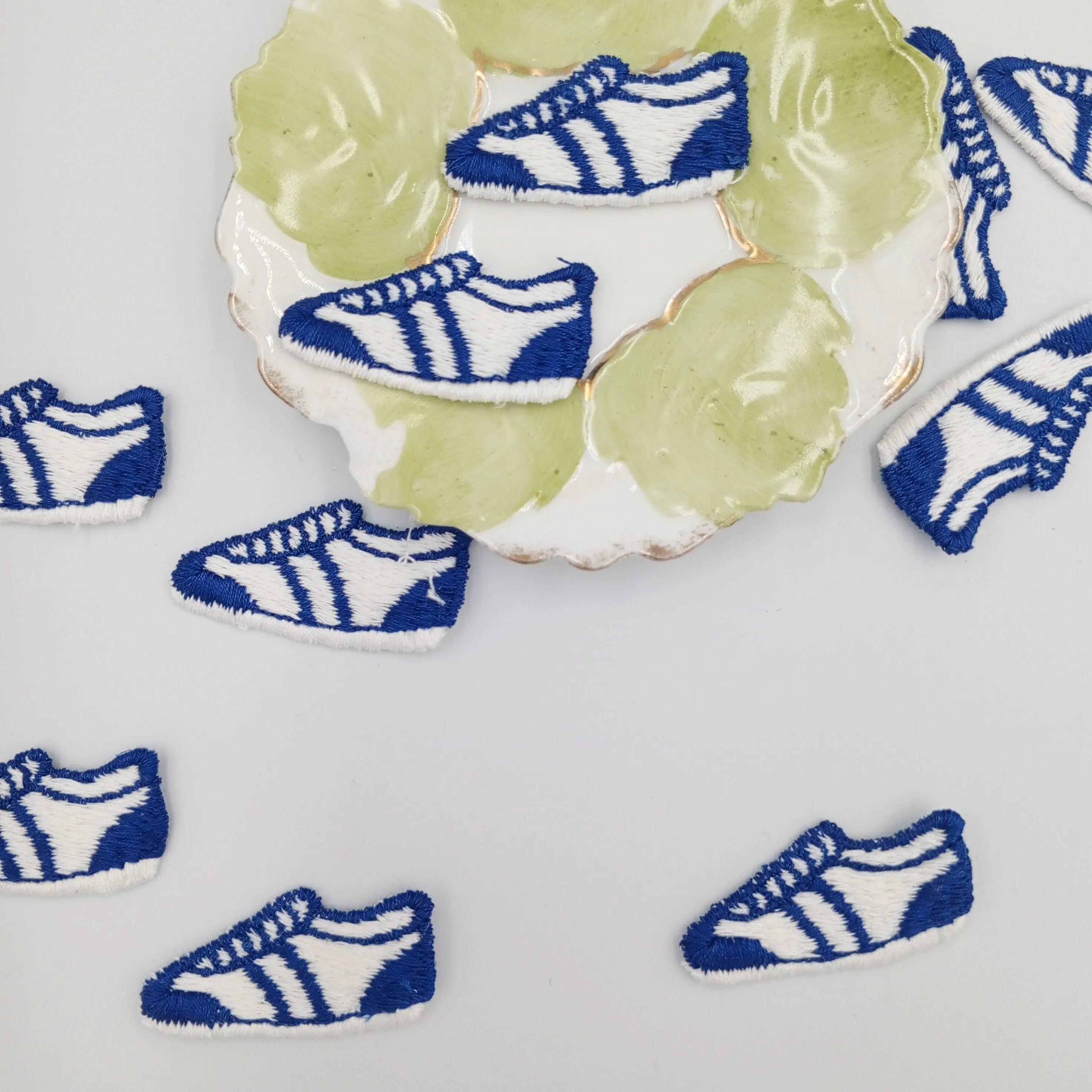 Blue White Running Sneakers Vintage Embroidered Applique Sewing Athletes Shoes Red Sneakers Patches for Running Enthusiasts Retro Vibe #939