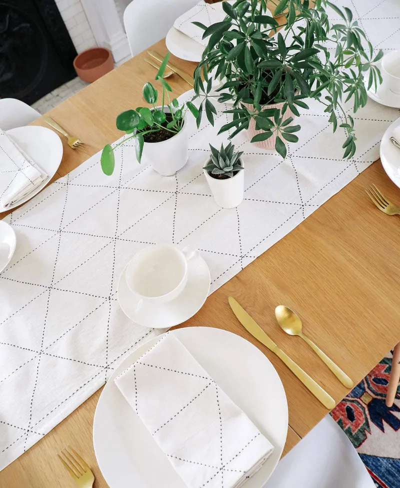 BONE WHITE GRAPH TABLE RUNNER (INDIA)
