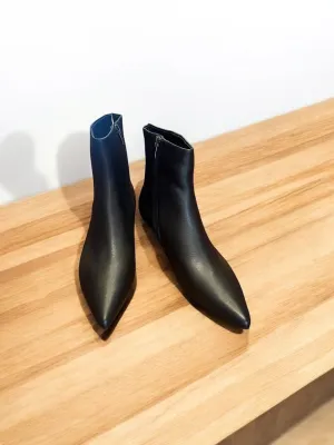 Cemila Black Leather Boot