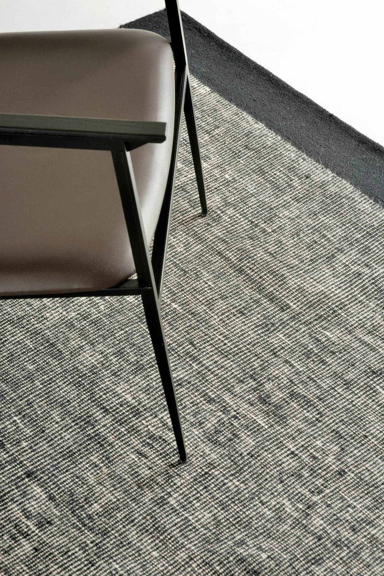 dots kilim rug