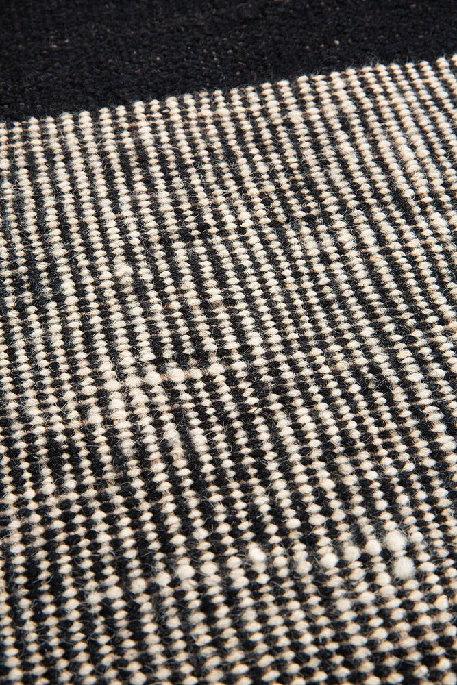 dots kilim rug