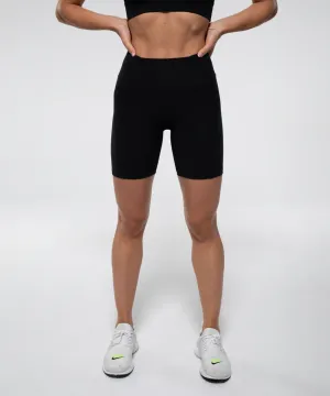 FIERCE 7 in. Bike Short in Black