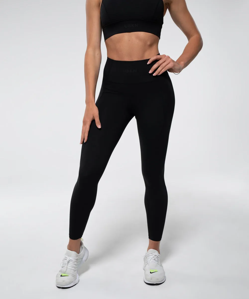 FIERCE 7/8 Legging in Black