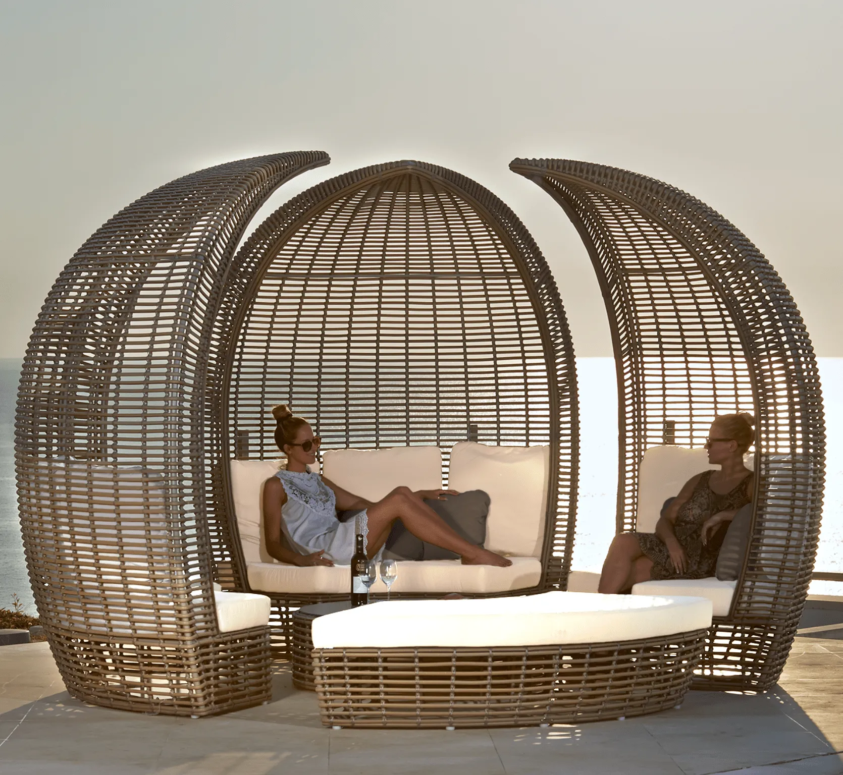 Havana Day Bed w/Canvas Cushion
