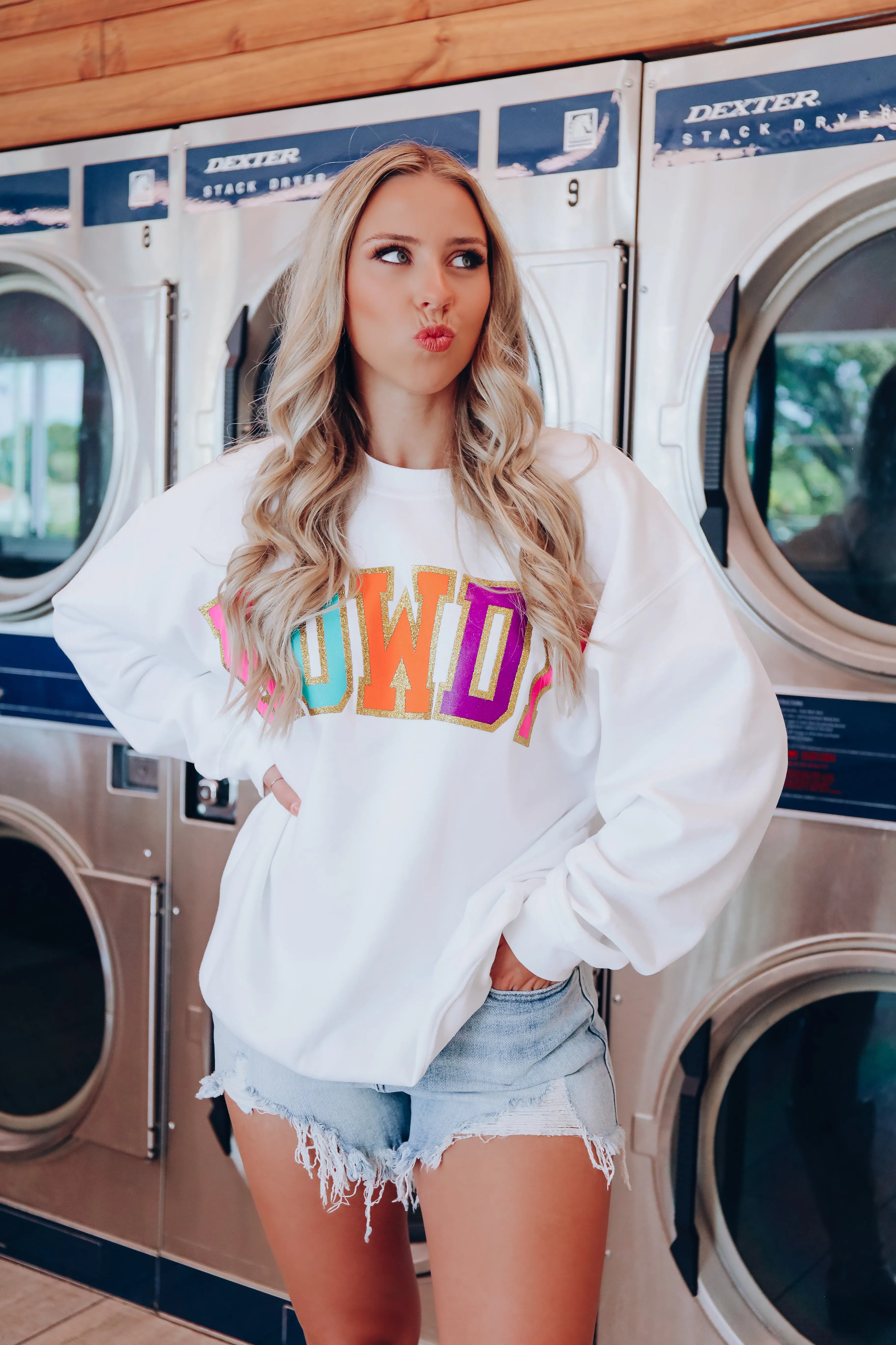 Howdy Glitter Graphic Sweatshirt - White