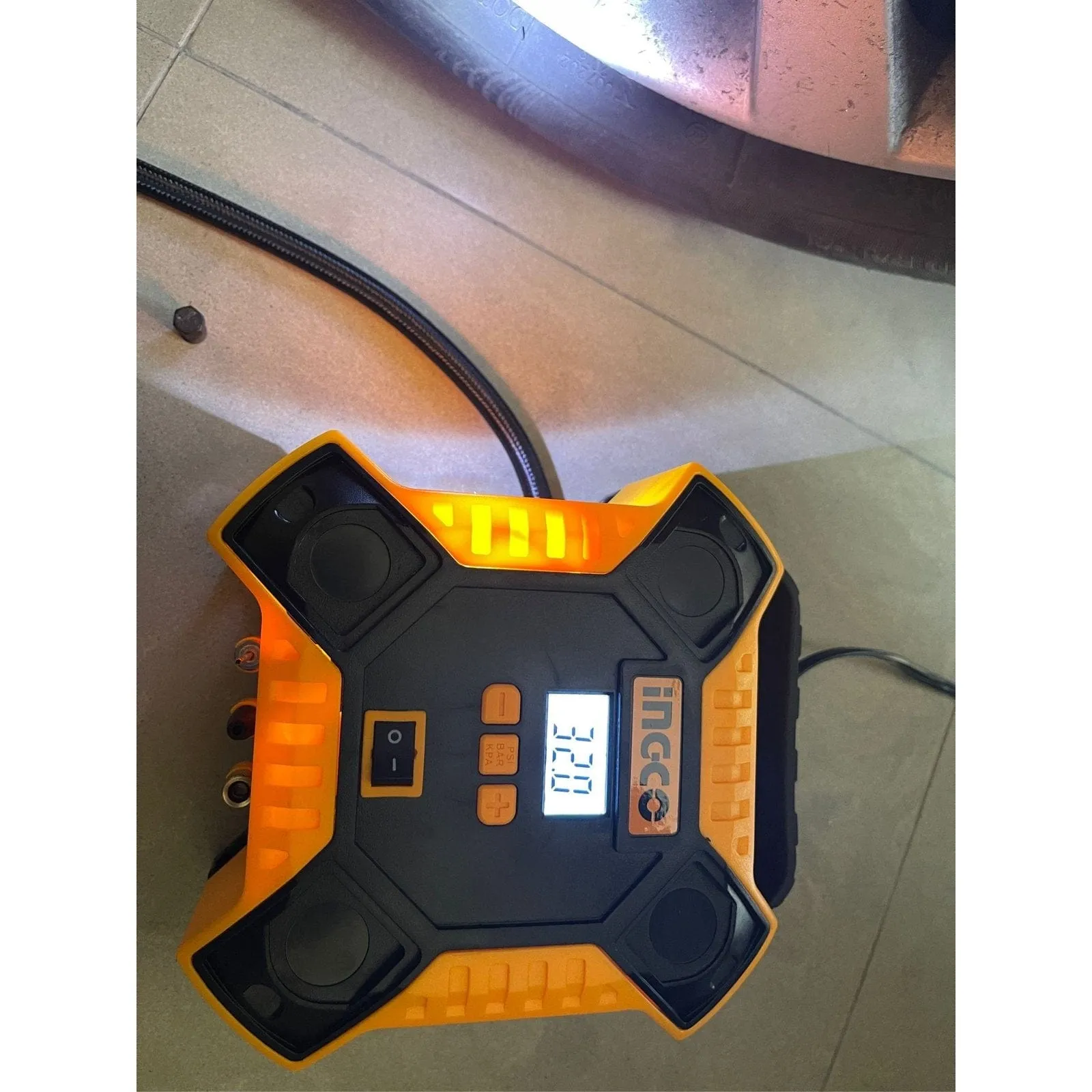 Ingco Auto Air Compressor 12V - AAC1601