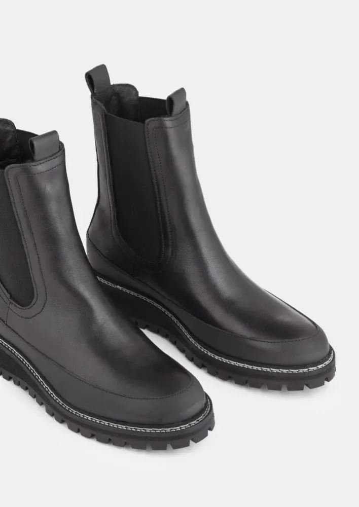 Iowa Boot Black