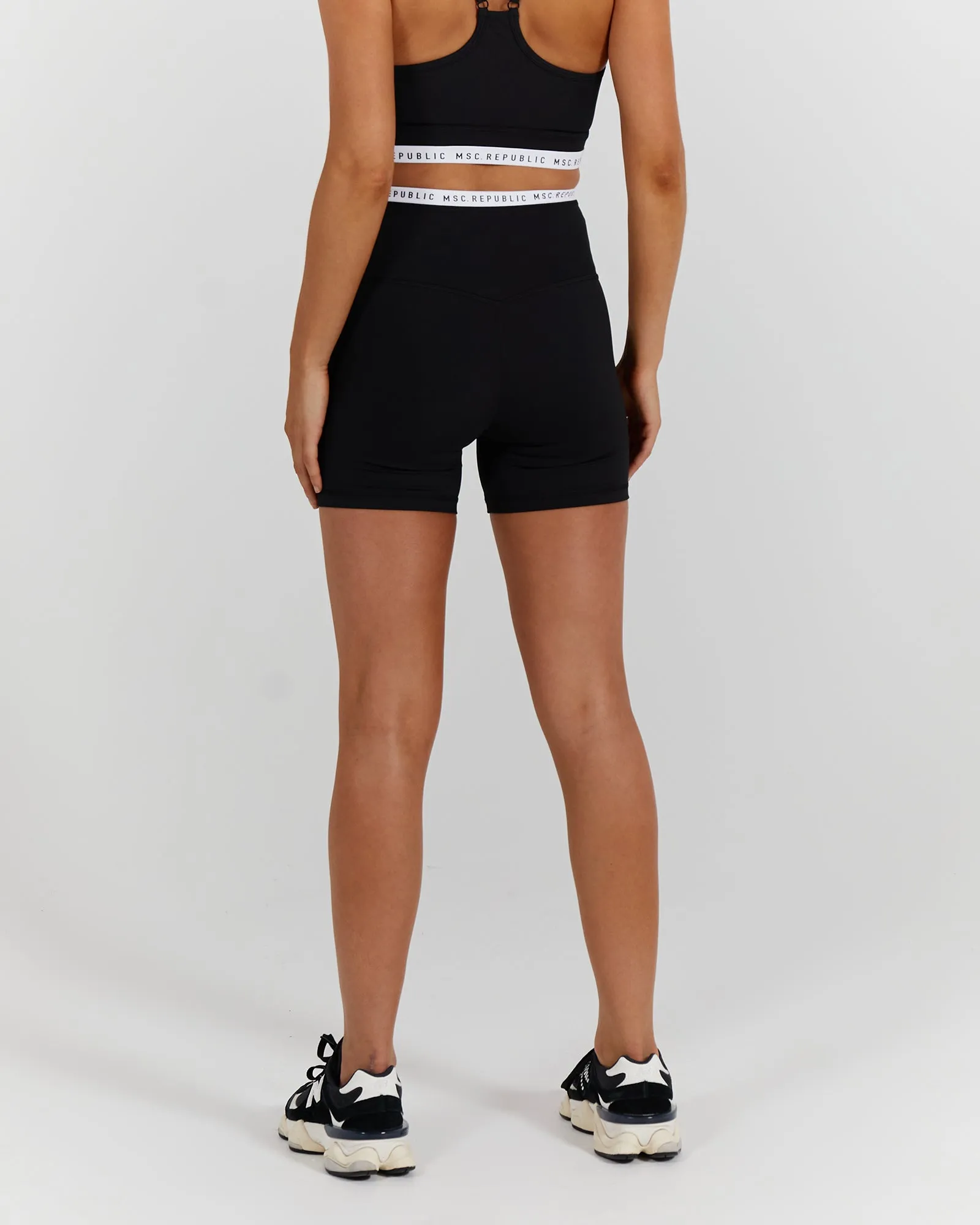 MVP LIVE SHORTS - BLACK