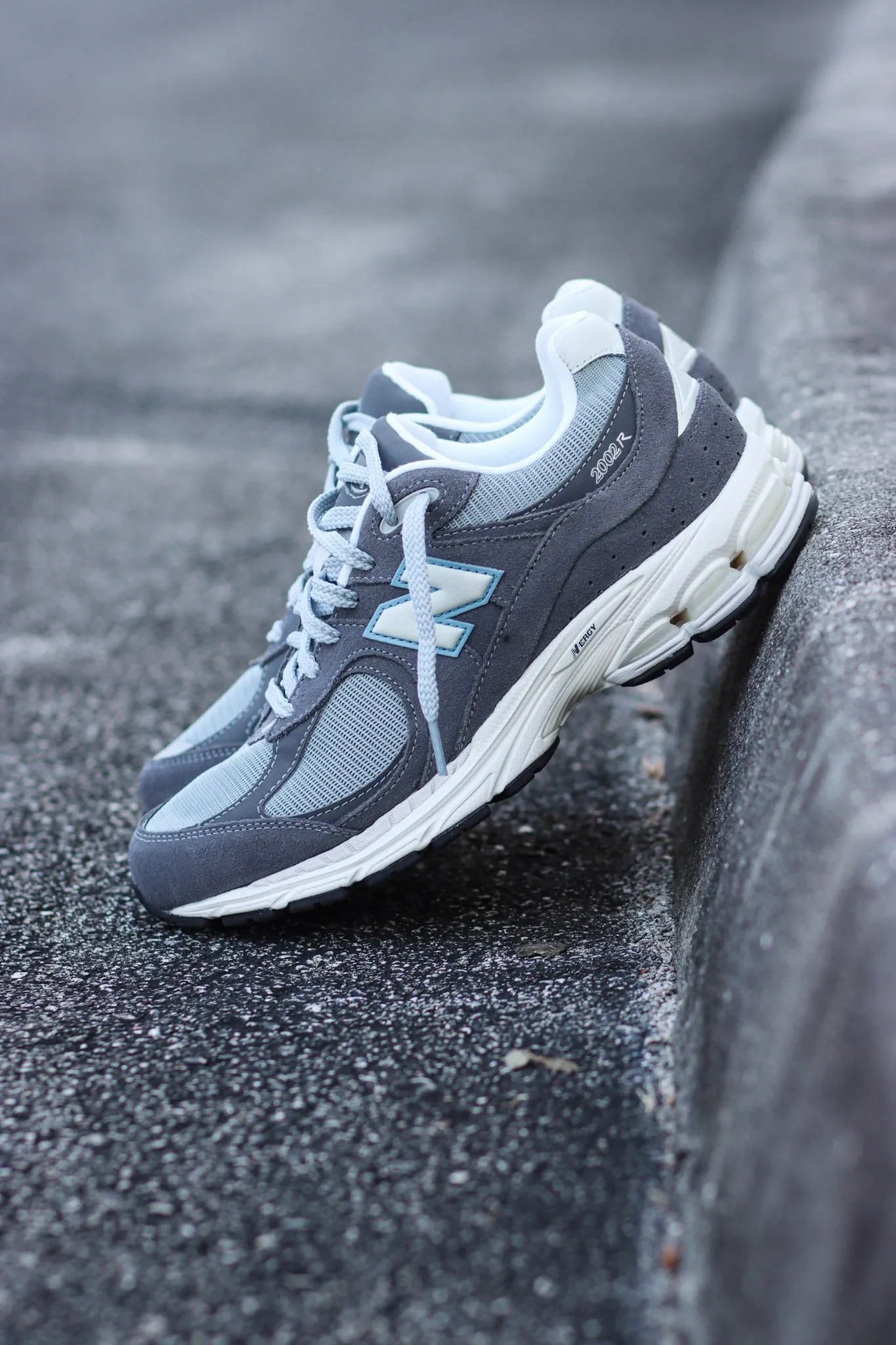 New Balance 2002R- grey grey