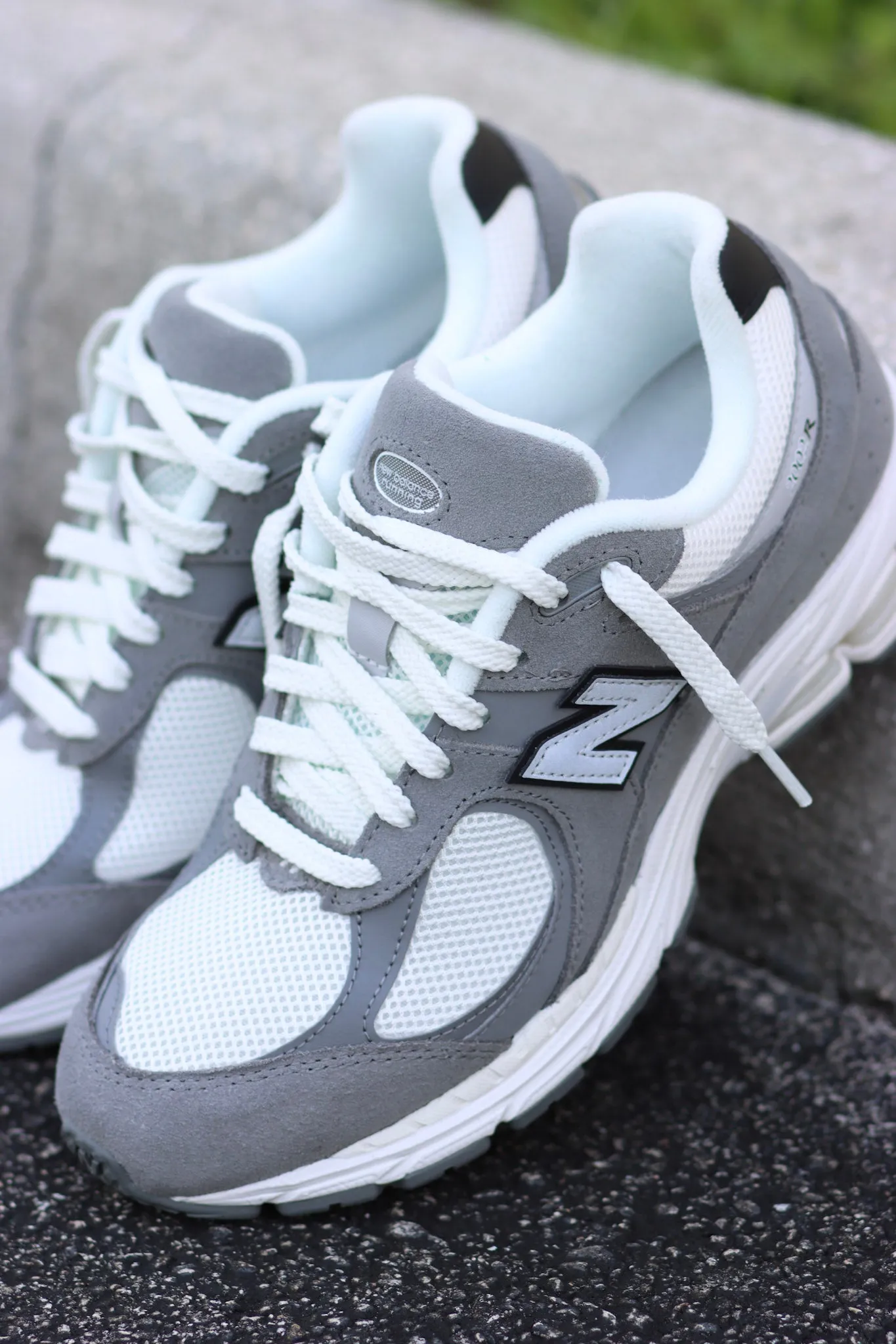 New Balance 2002R- (Grey/Black)
