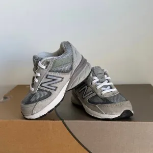 New Balance 990 V5 Grey/White Toddler Sneakers - SZ 4 C