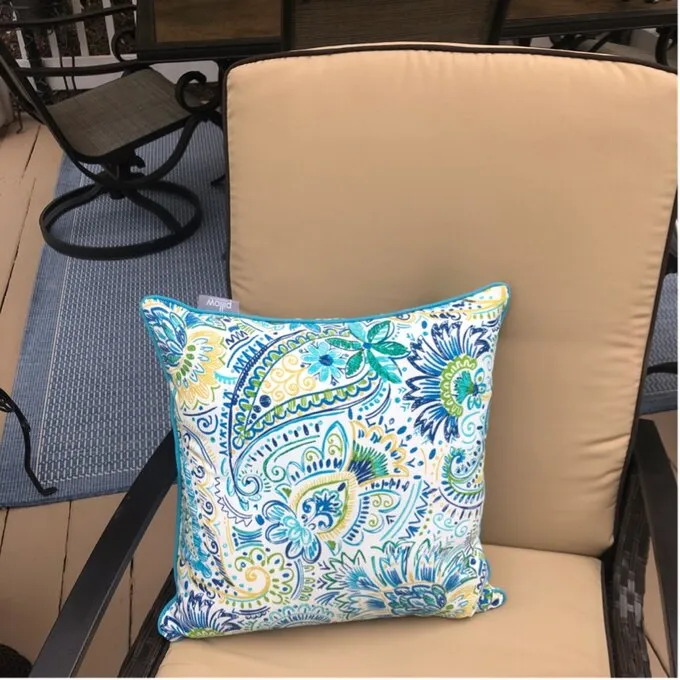 New Wayfair Barbay Baltic 18.5"X18.5" Indoor/Outdoor Throw Pillows (Set of 2)! Retails $90 