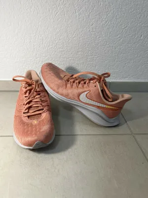 Nike Running Shoes Gr 40