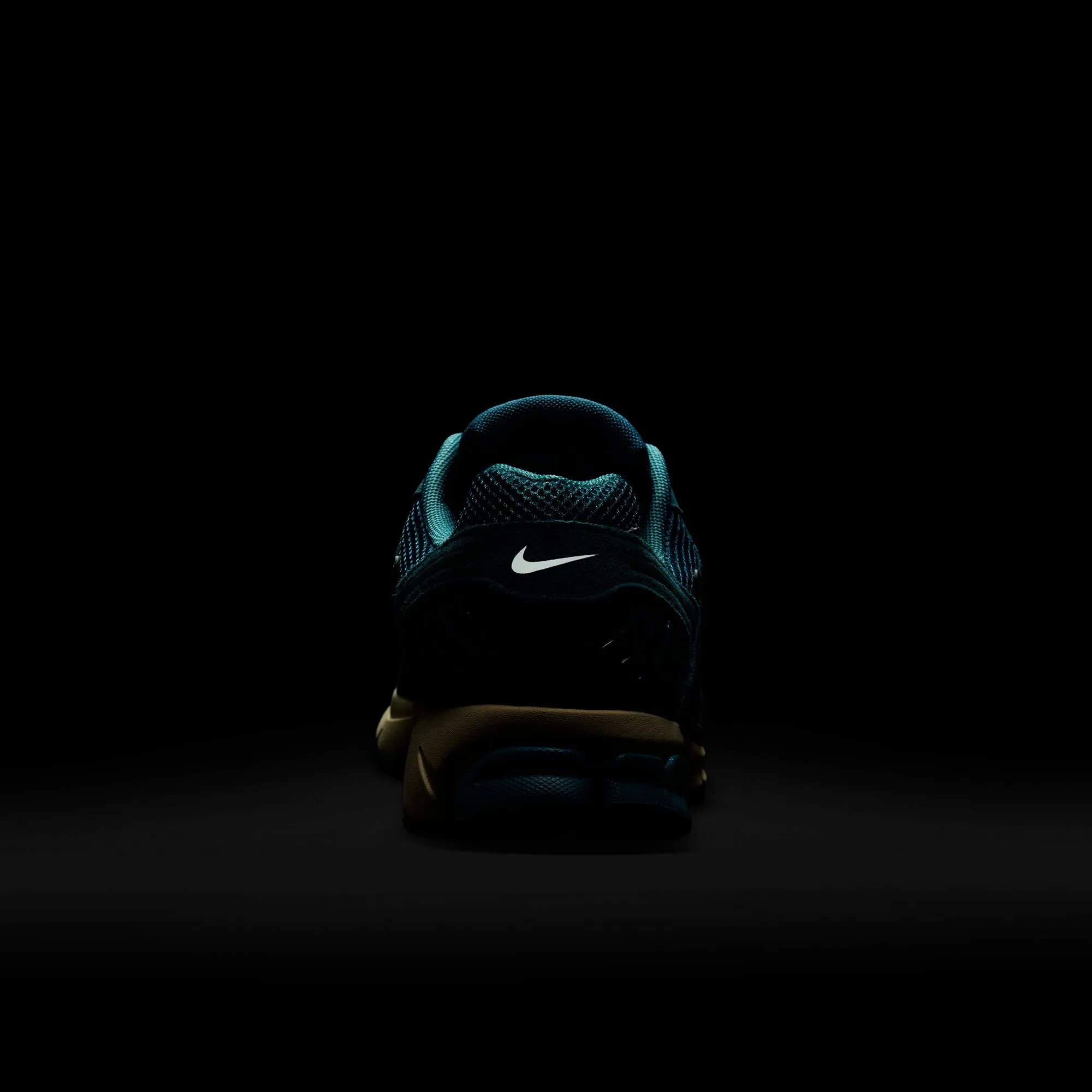Nike Zoom Vomero 5 Men's Shoes
