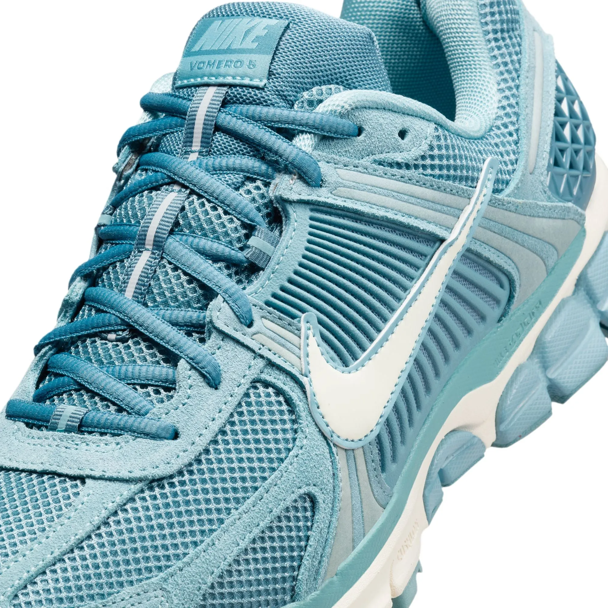 Nike Zoom Vomero 5 Men's Shoes