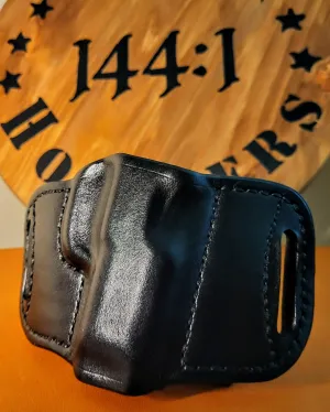 SIG SAUER P365/P365X Optics Compatible OWB Holster in Black Italian Leather