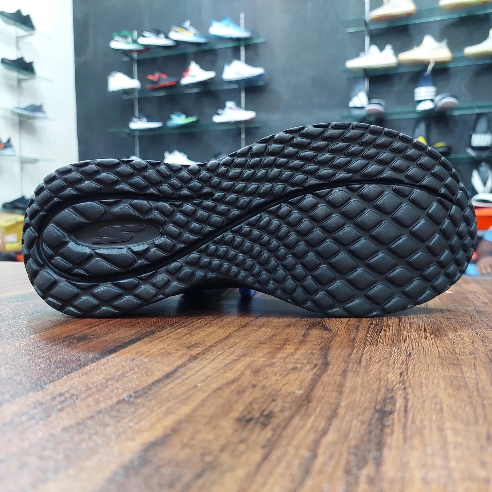 Sketcher New Influence Archfit All Black
