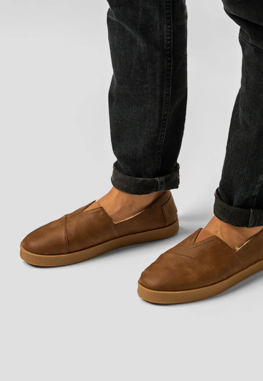 SLIP ON VEGAN LEATHER CAMEL