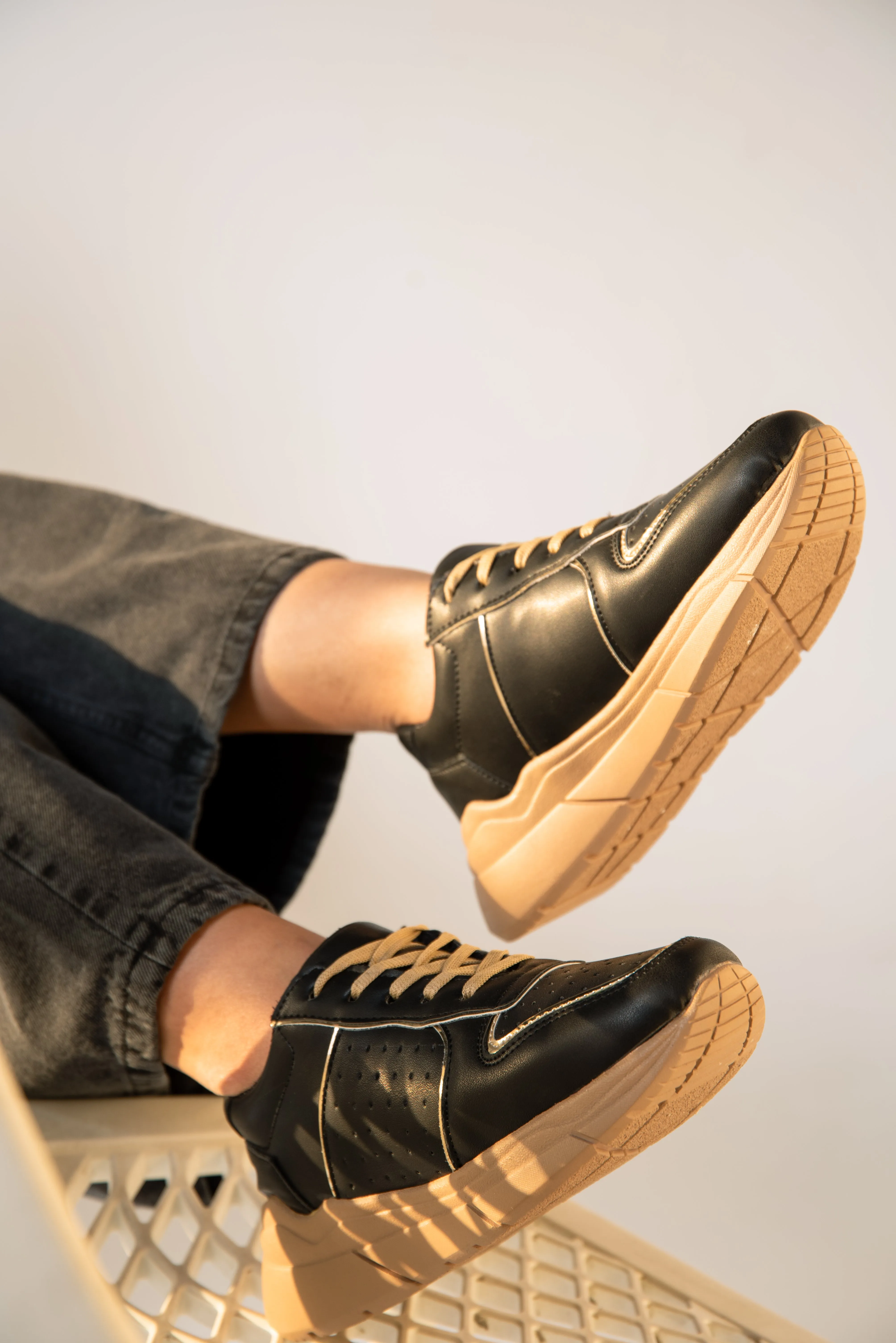 SwiftShadow Running Sneaker Lined