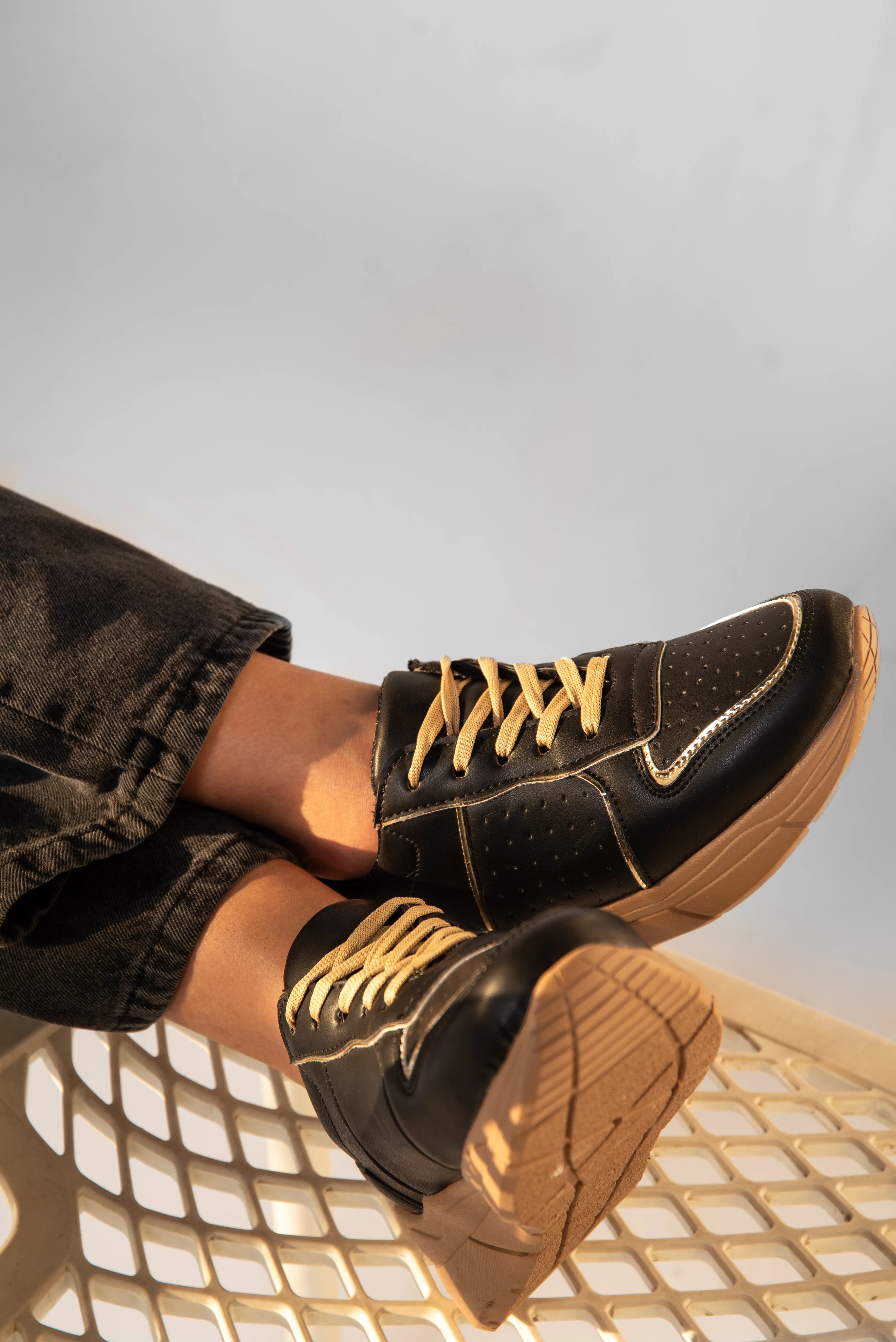 SwiftShadow Running Sneaker Lined