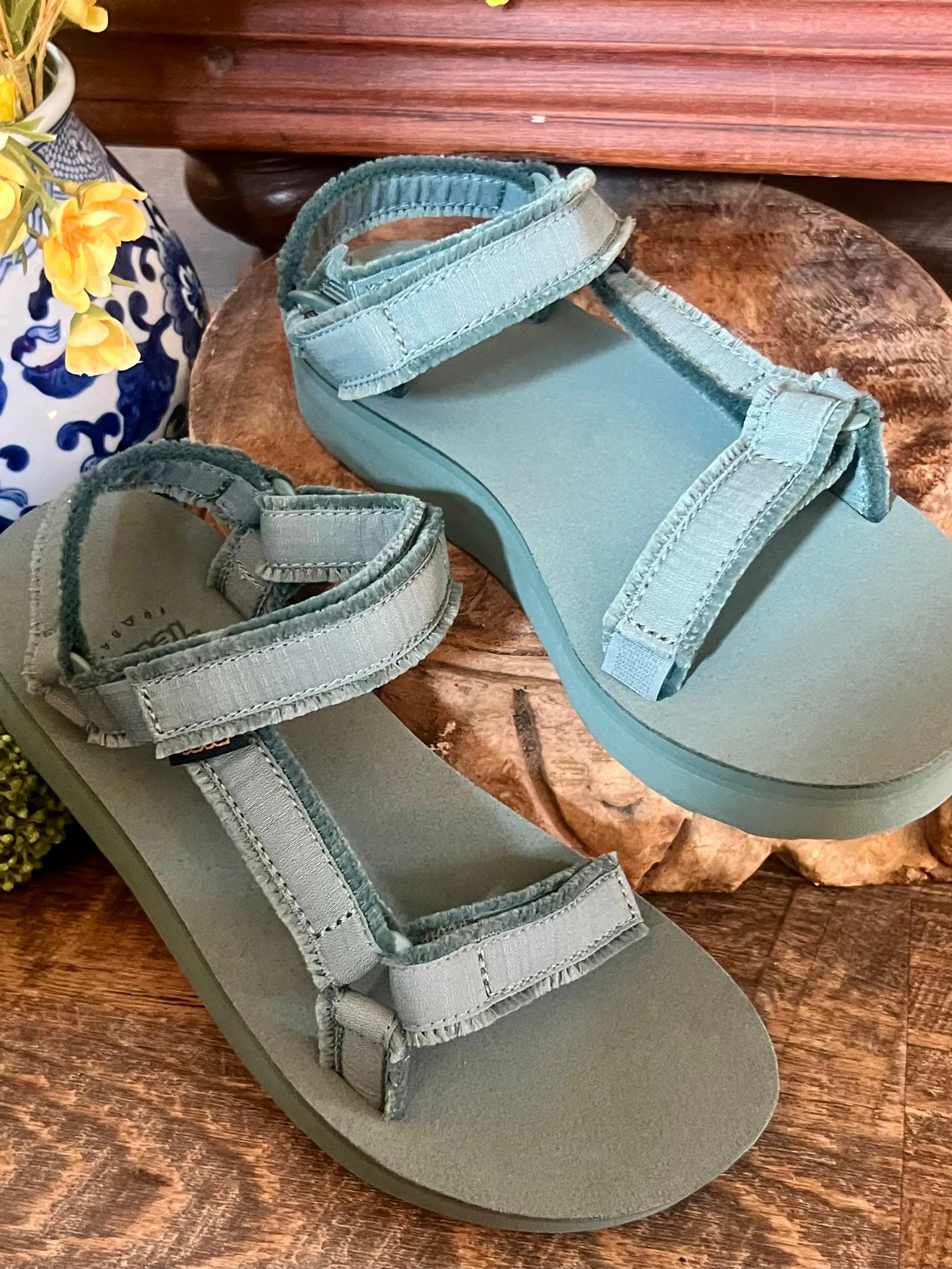 Teva-Midform Universal Canvas