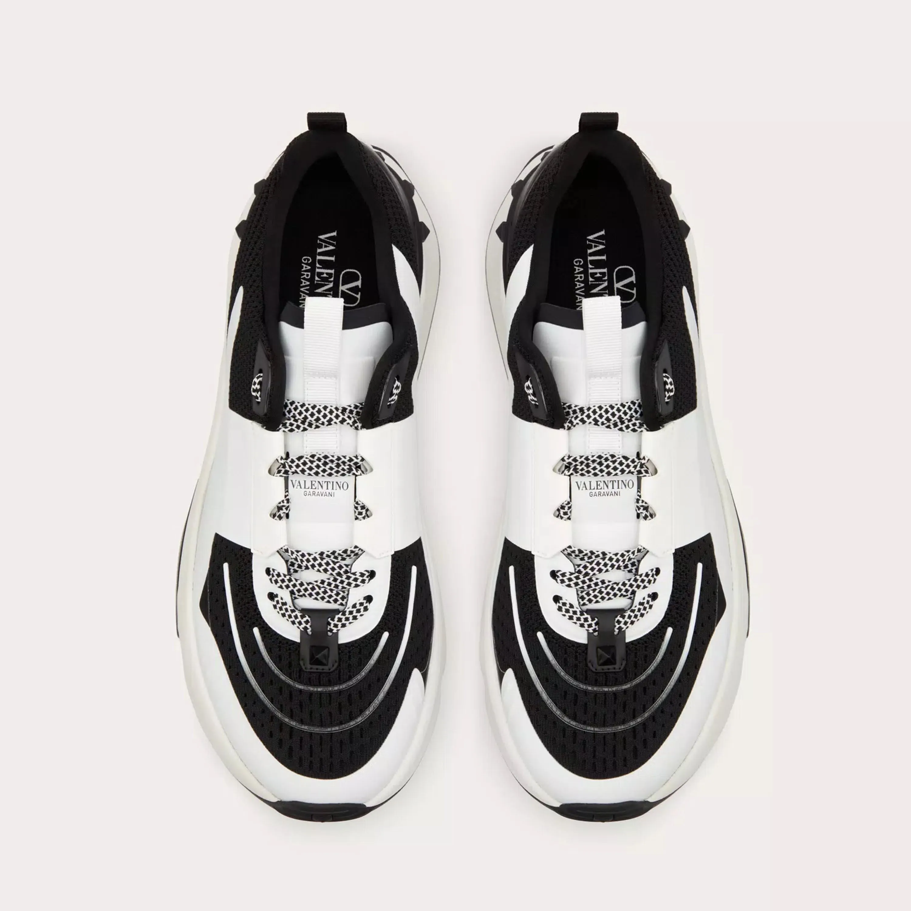 True Act Low Top Trainer In Mesh And Rubberised Fabric