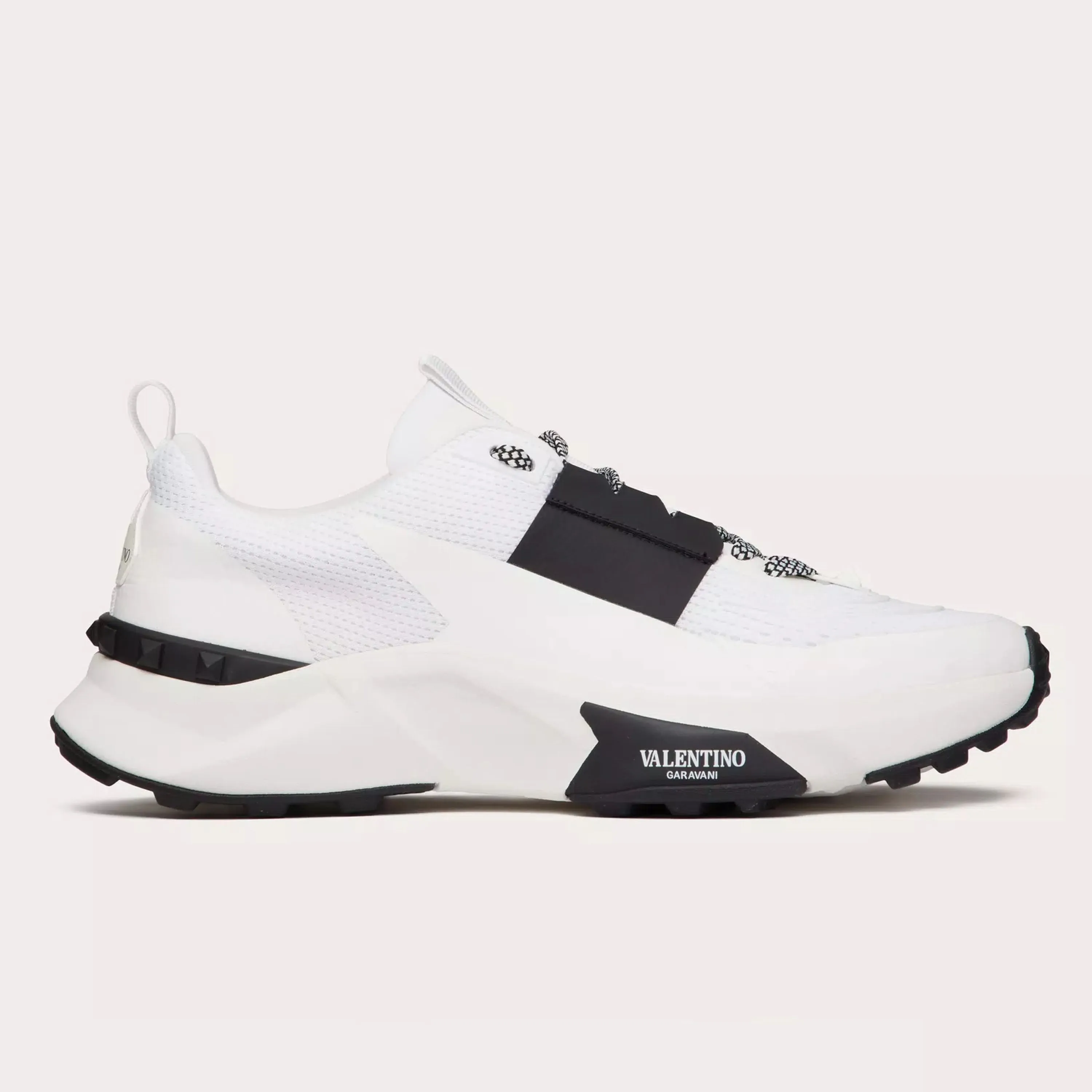 True Act Low Top Trainer In Mesh And Rubberised Fabric