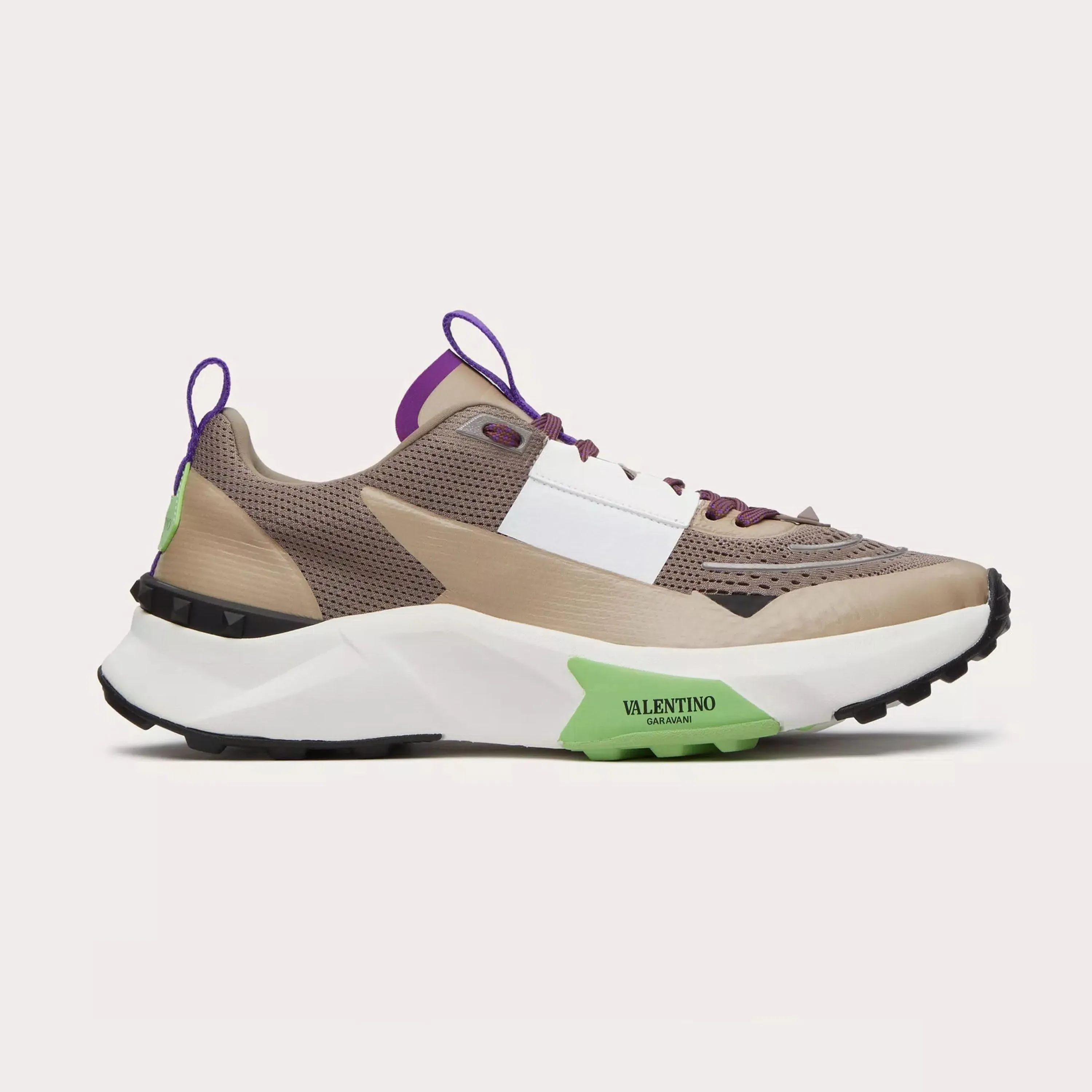 True Act Low Top Trainer In Mesh And Rubberised Fabric