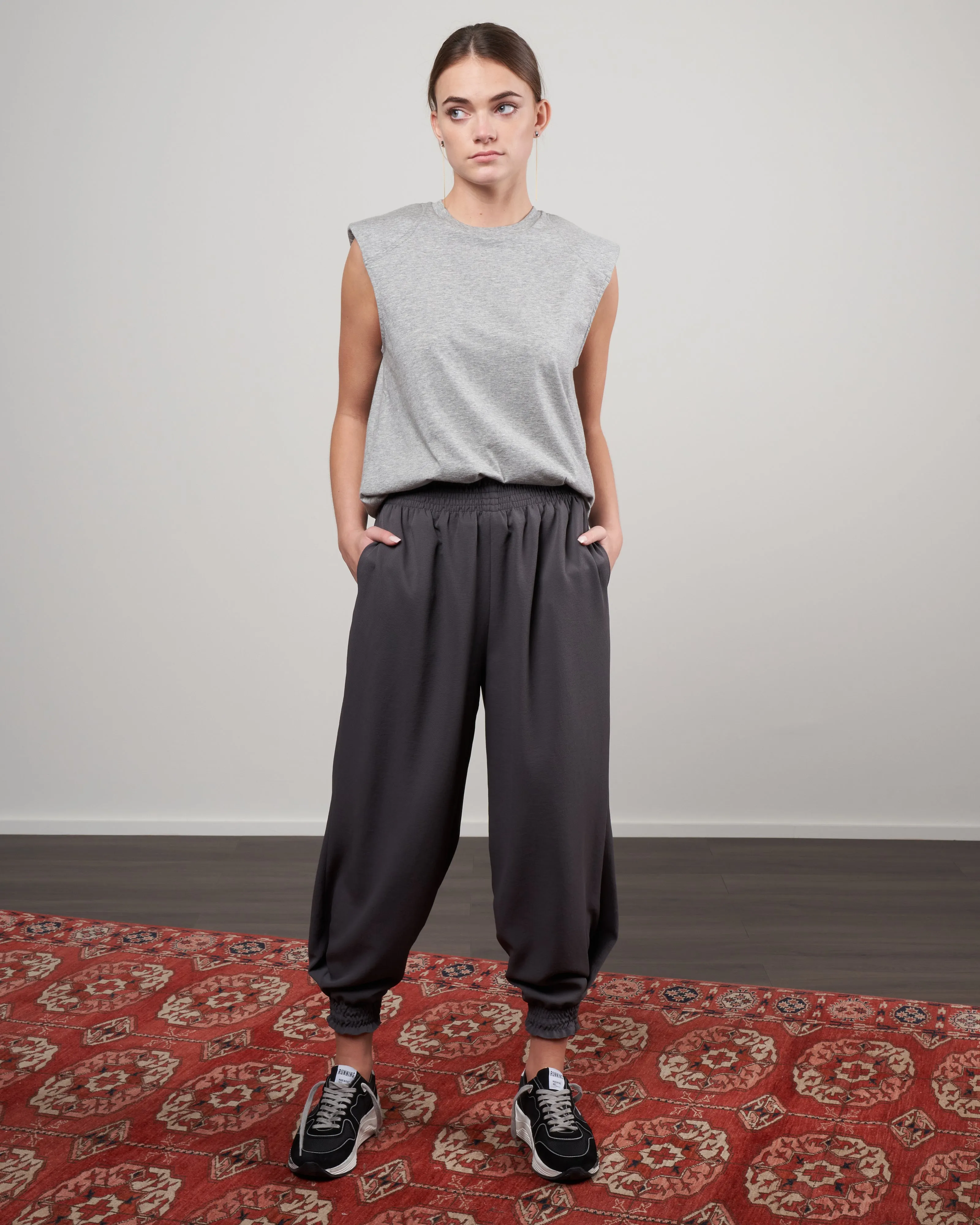 tshirt program padded shoulder sleeveless top - heather grey