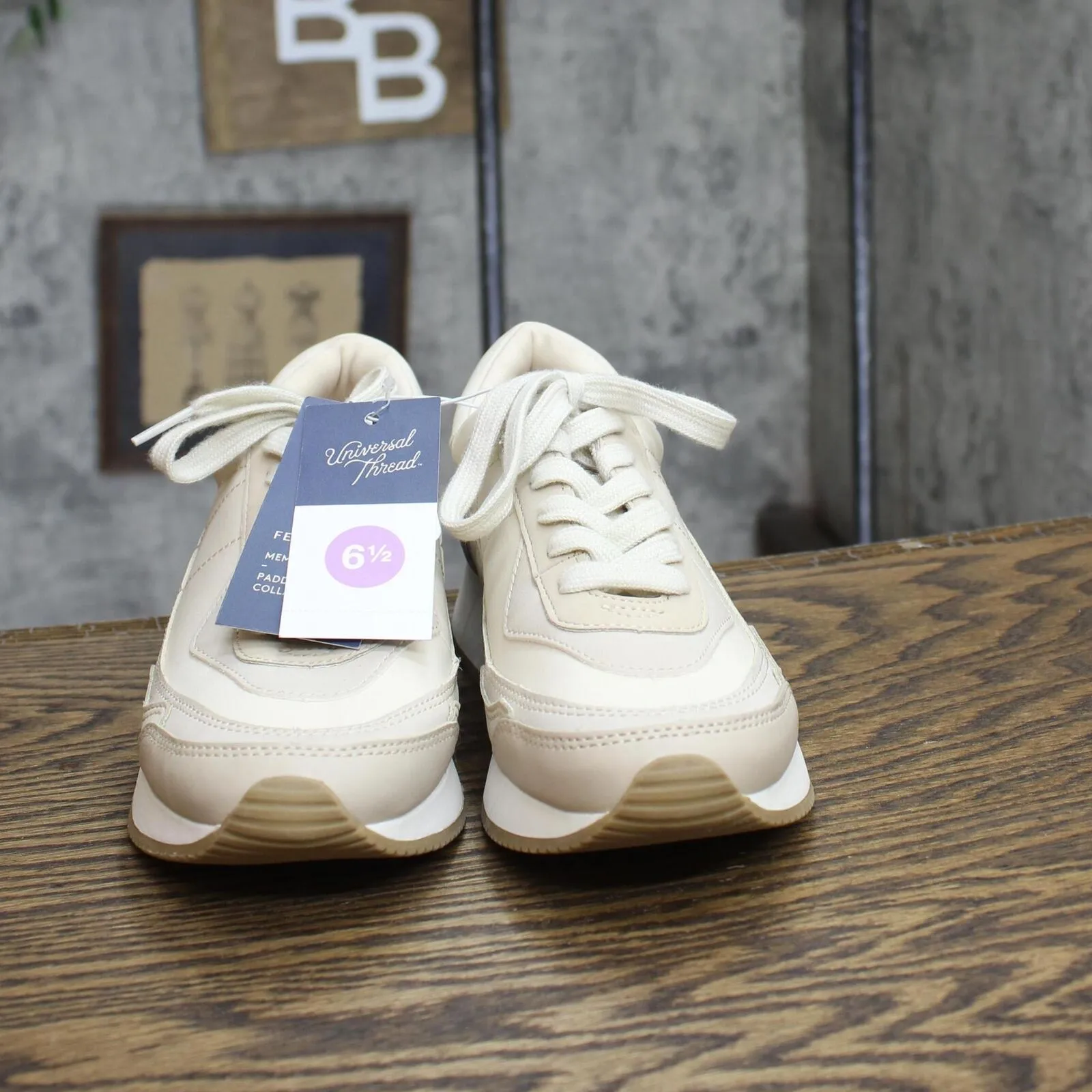 Universal Thread Courtney Sneakers with Memory Foam Insole Light Beige 6.5