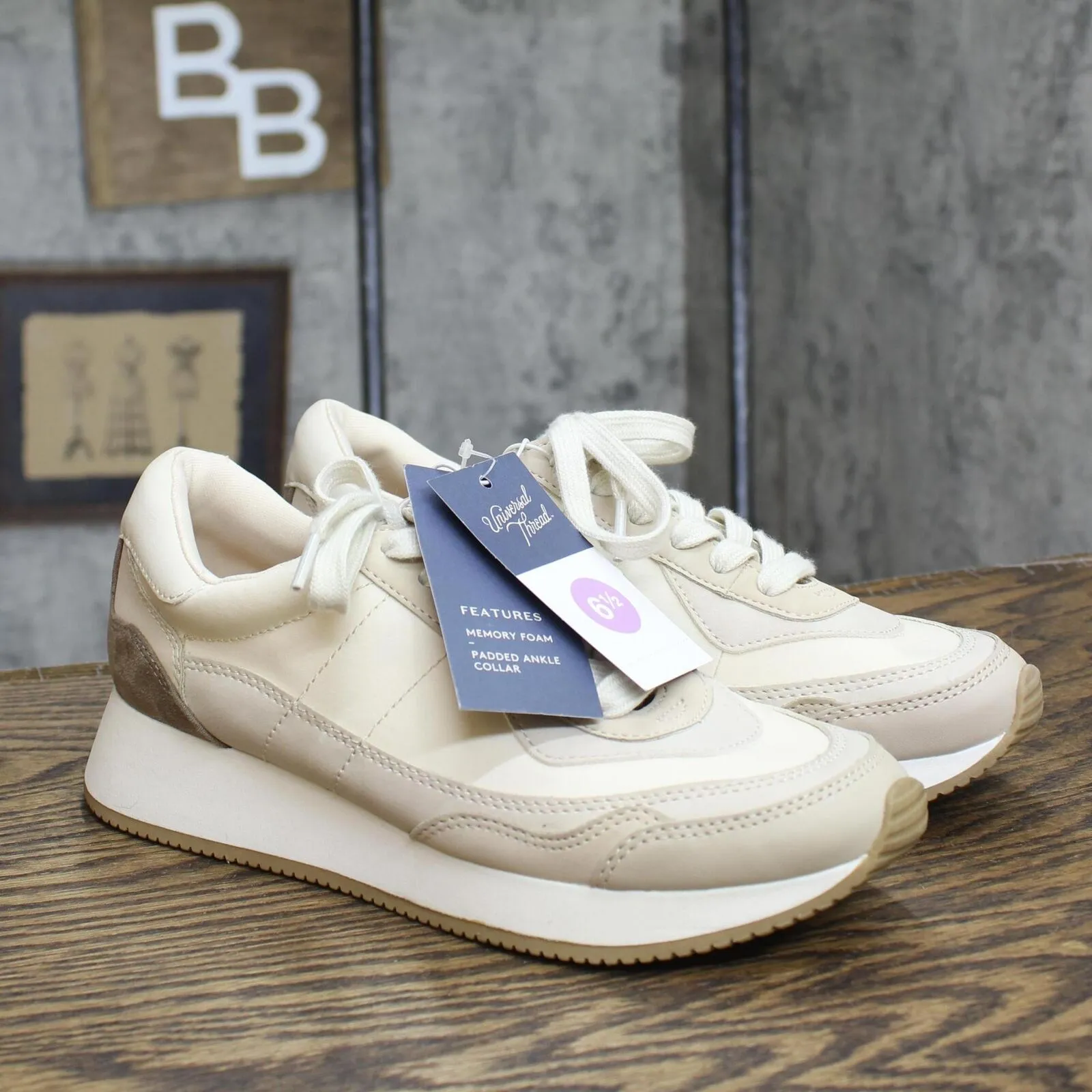 Universal Thread Courtney Sneakers with Memory Foam Insole Light Beige 6.5